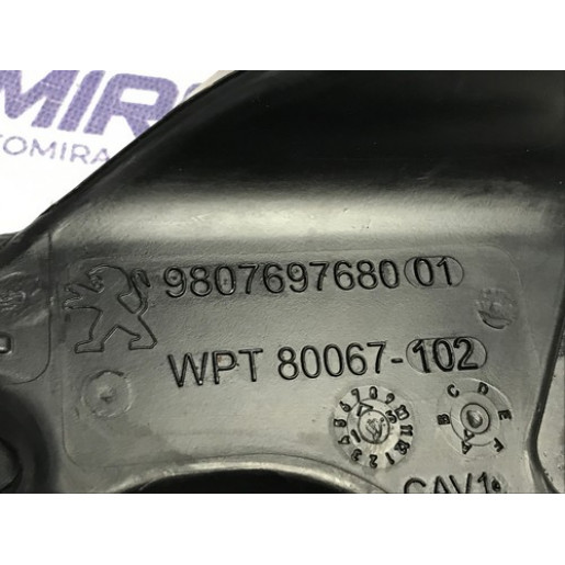 Відвід води жабо правий Peugeot 308 2013-2021 9807697680